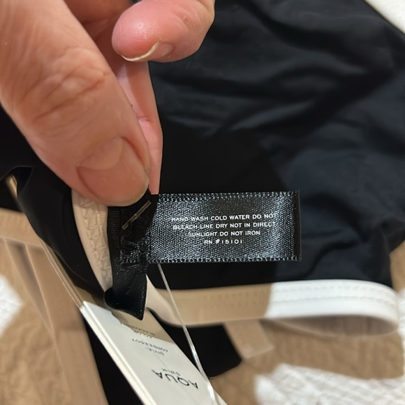 Aqua Bloomingdale’s exclusive Bikini Bottom. NWT. Small - Picture 6 of 9